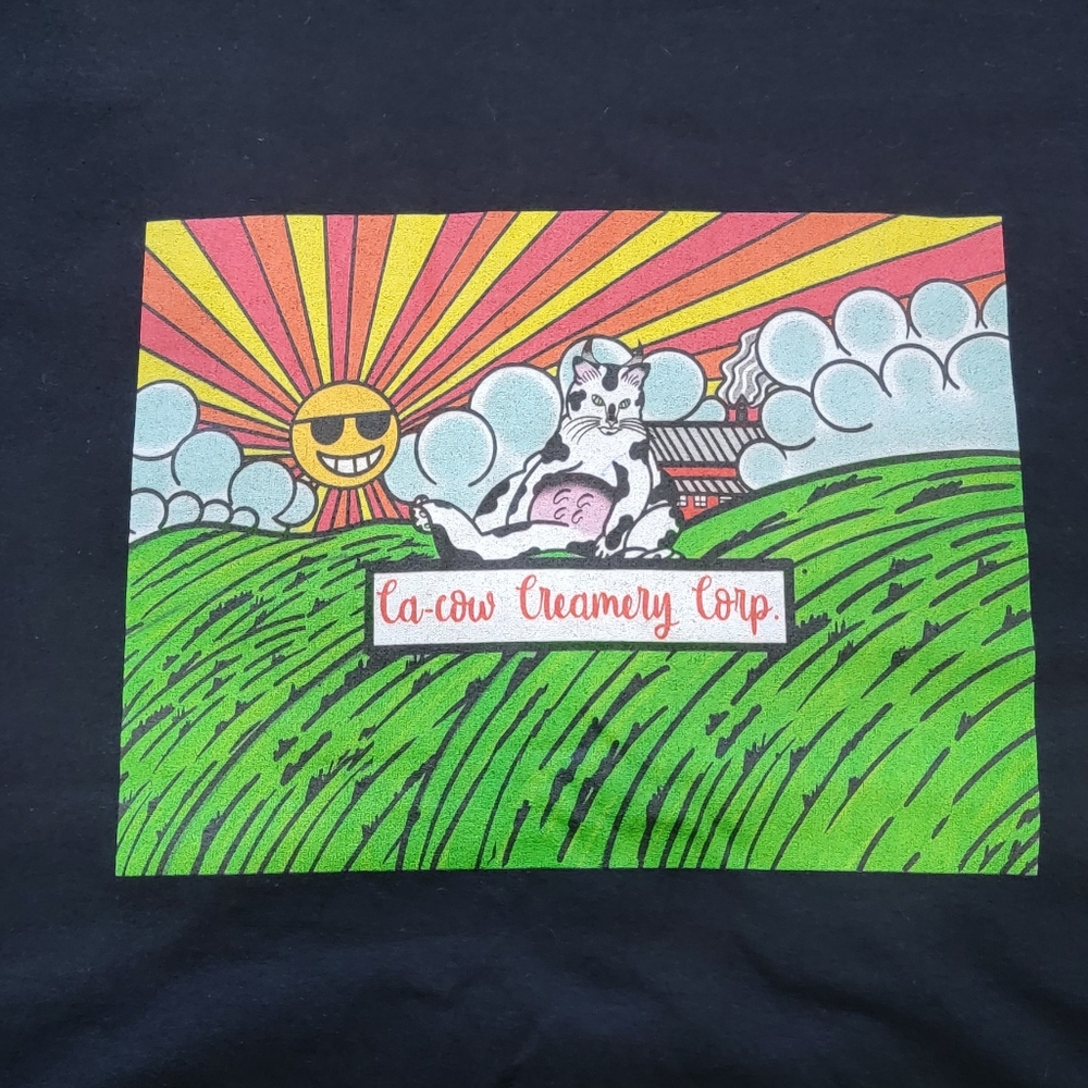 NWOT Ca-Cow Cremery Gildan Tee